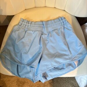 Lululemon Hotty Hot 2.5 shorts